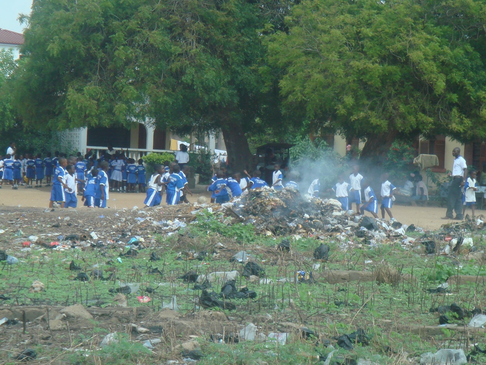 [king+david+school+garbage2.JPG]