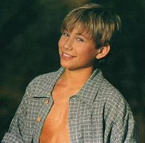 Shirtless Stars: Jonathan Taylor Thomas