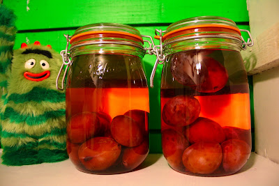 damson gin and brobee