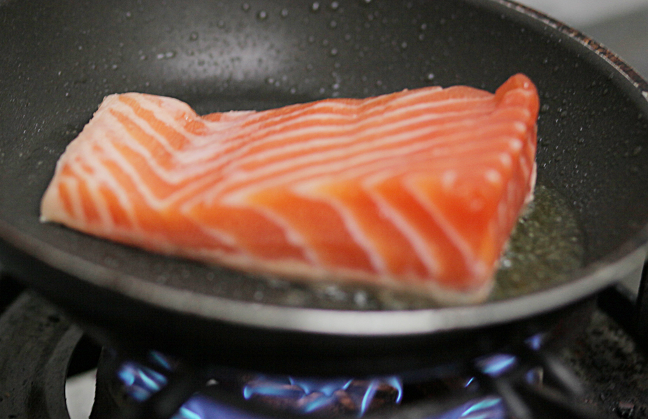 EAT with Mary and Monica Gordon Ramsay's Salmon in Mint Pea Puree