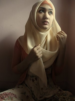 Busana Hijab Gaya Dian Pelangi