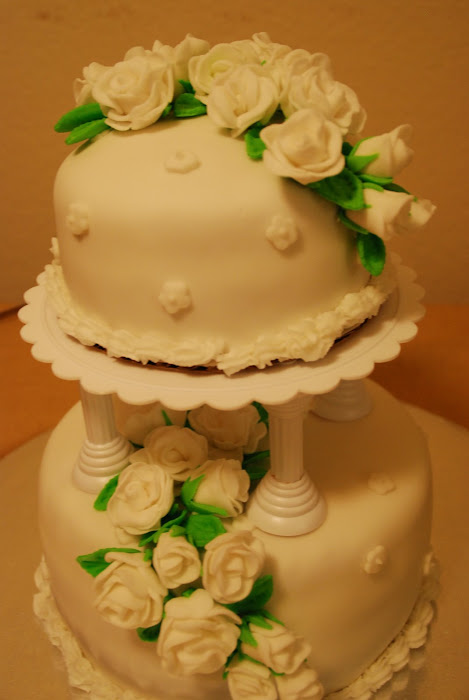 PURE WHITE ROMANCE WEDDING CAKE