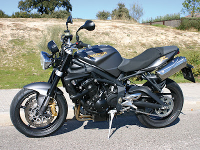 TRIUMPH STREET TRIPLE R