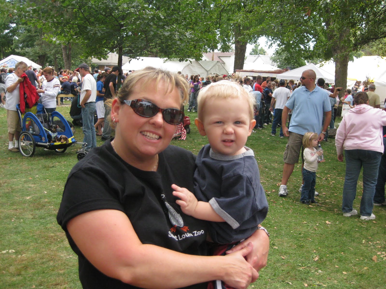 IN MY HEAD EVERYDAY IS HALLOWEEN Clinton Apple and Pork Festival