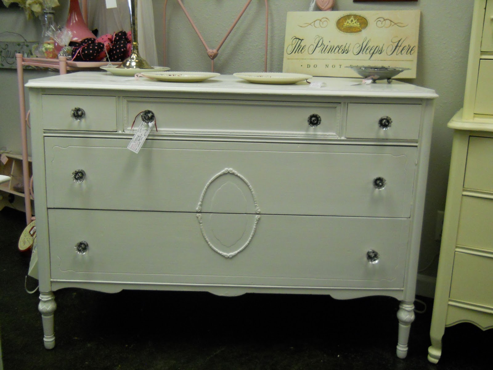 Her Royal Highness New in store Vintage Chic White Dresser/Buffet