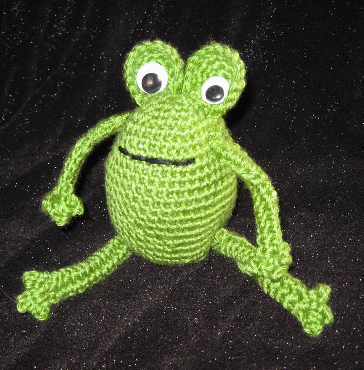 amigurumi-frog-pattern-a-little-love-everyday