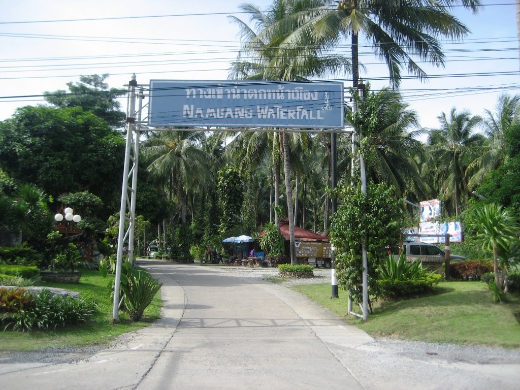 [Namuang+Waterfall+038.JPG]