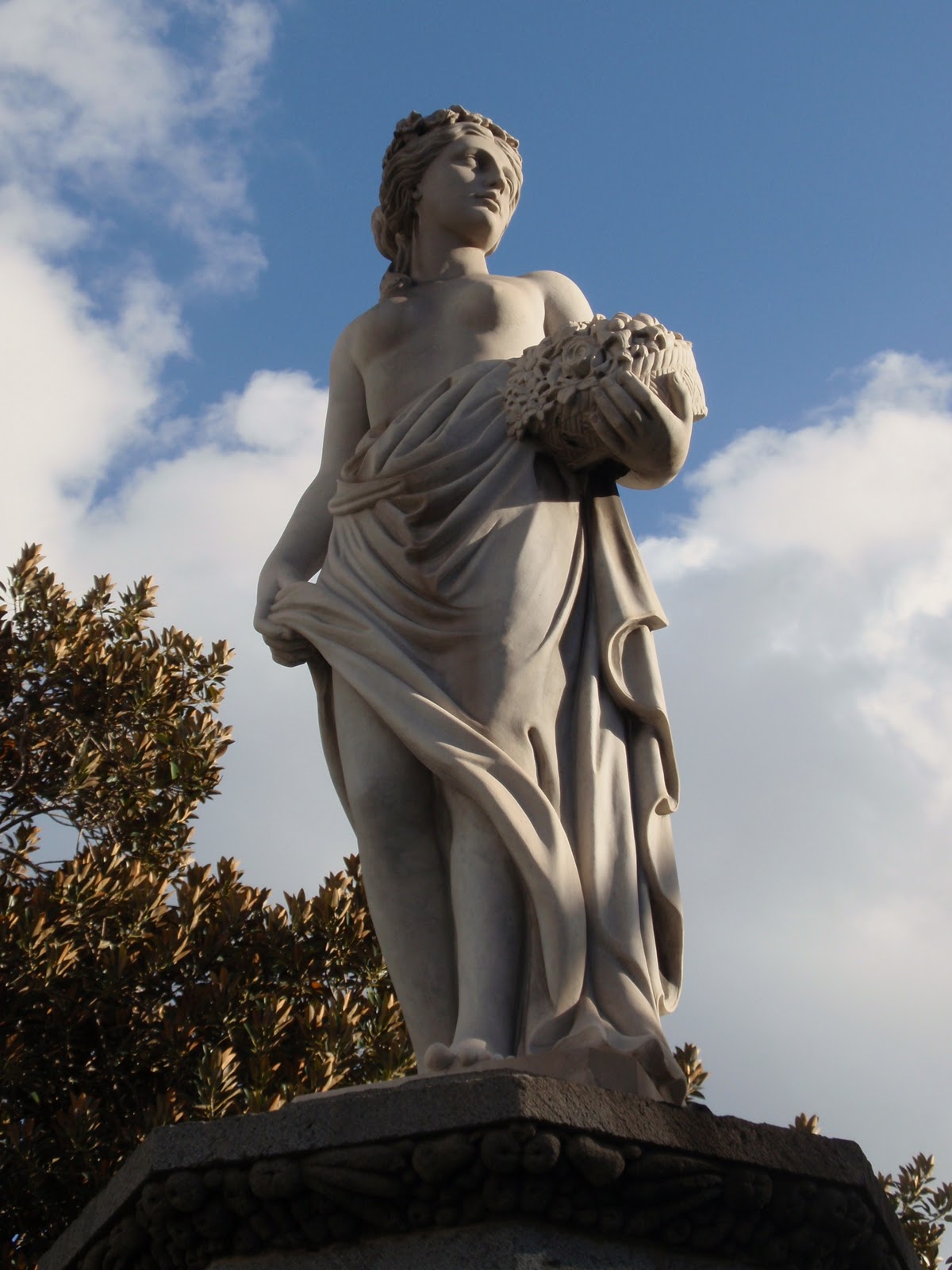 La Escultura en Gran Canaria: Esculturas de las cuatro estaciones