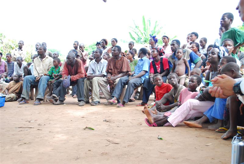 [Community+in+Dwere.JPG]