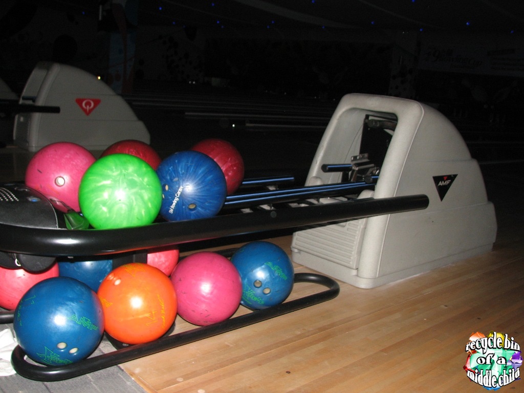 SM Funky Bowling Recycle Bin of a Middle Child