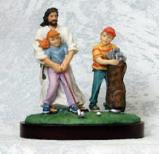 Jesús enseña Golf a los niños