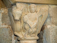 Capitell de la porta de Sant Pau de Casserre