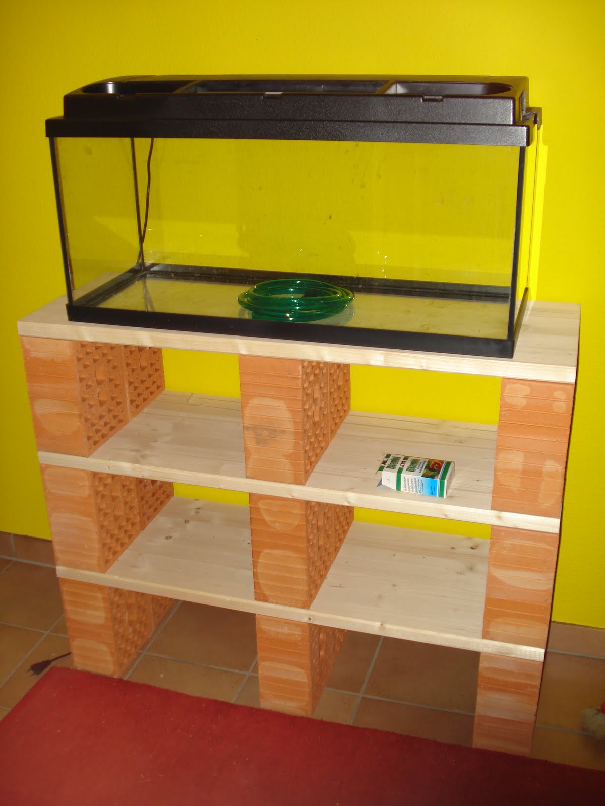 regal für aquarium Aquariumregal umbau