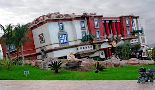 VIAJES Y DESTINOS SORPRENDENTES: Los edificios más raros del mundo