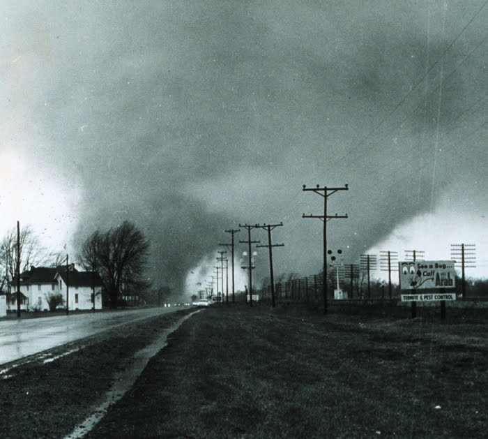 [tornado-palmsunday04-11-1965b.jpg]