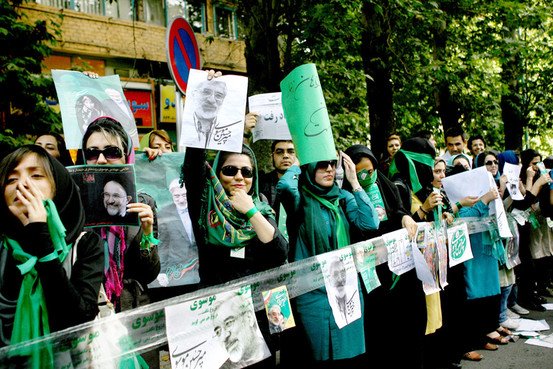 [Mousavi+supporters+on+the+street+in+Tehran.jpg]