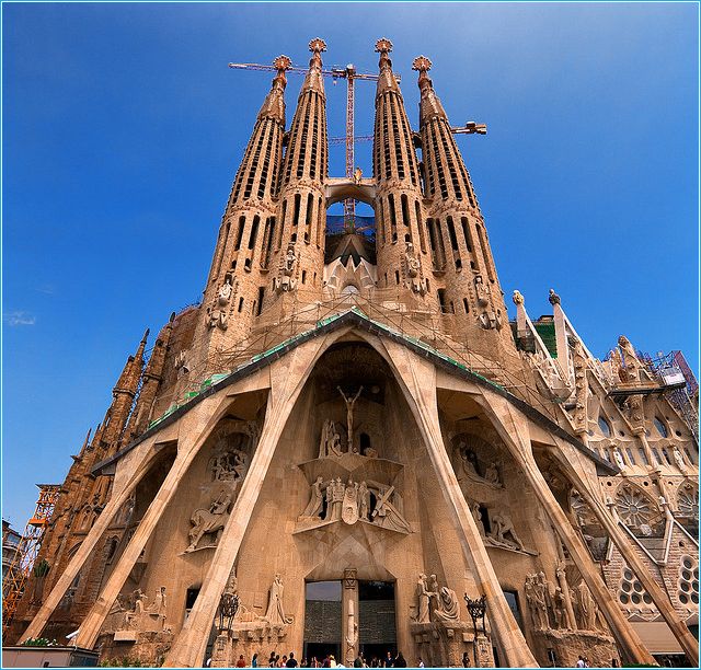 Funtrublog: Beautiful Temple Sagrada Familia Barcelona - Spain