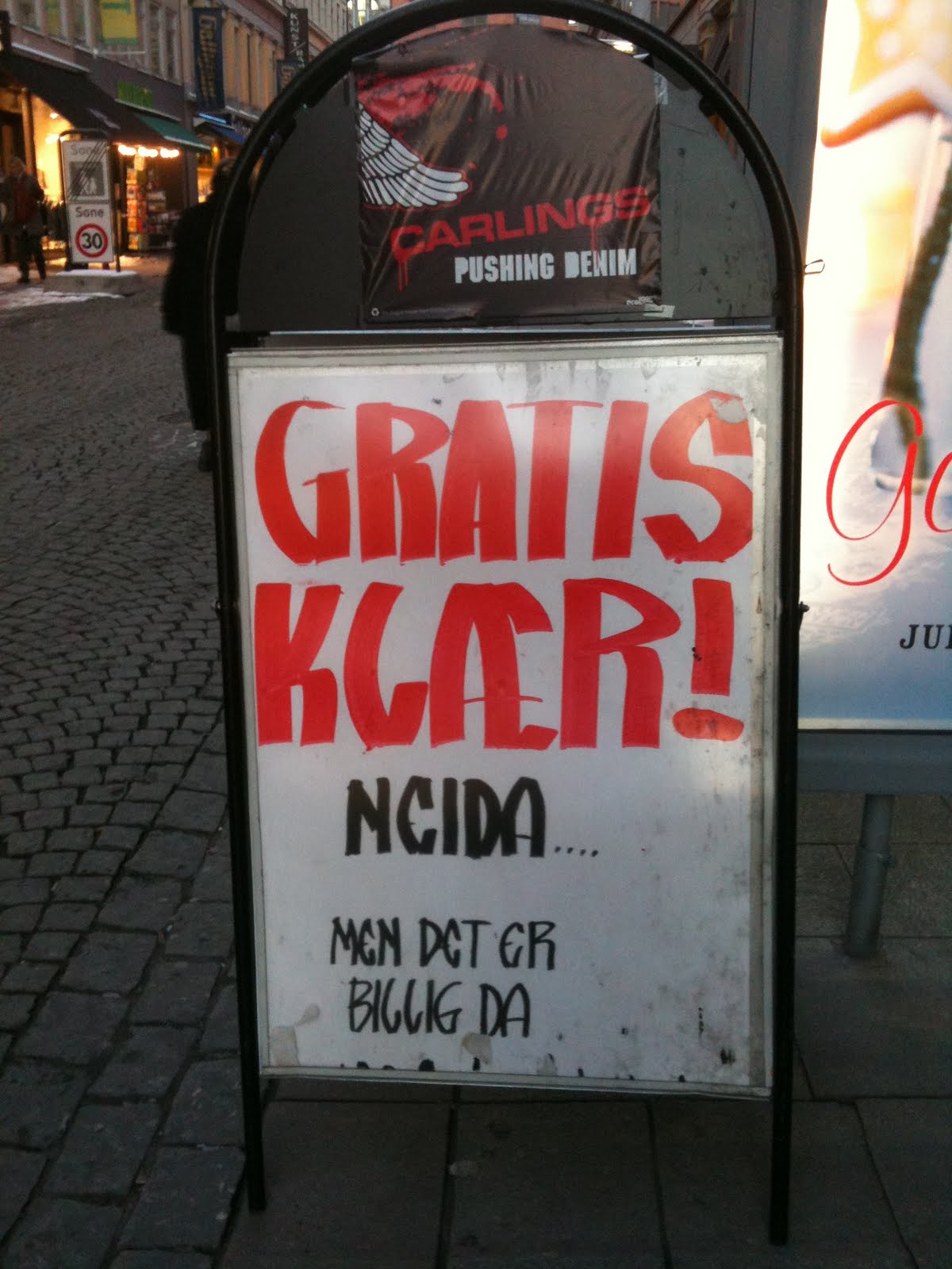 Hjemme hos familien Lied:: God reklame...