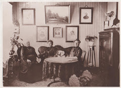 Jensine Christine Jensen med 2 af sin mands søstre ca.1915