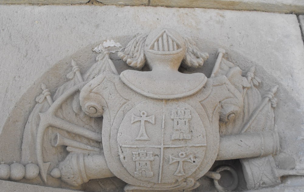 LOS ESCUDOS DEL CASTILLO DE SANTA