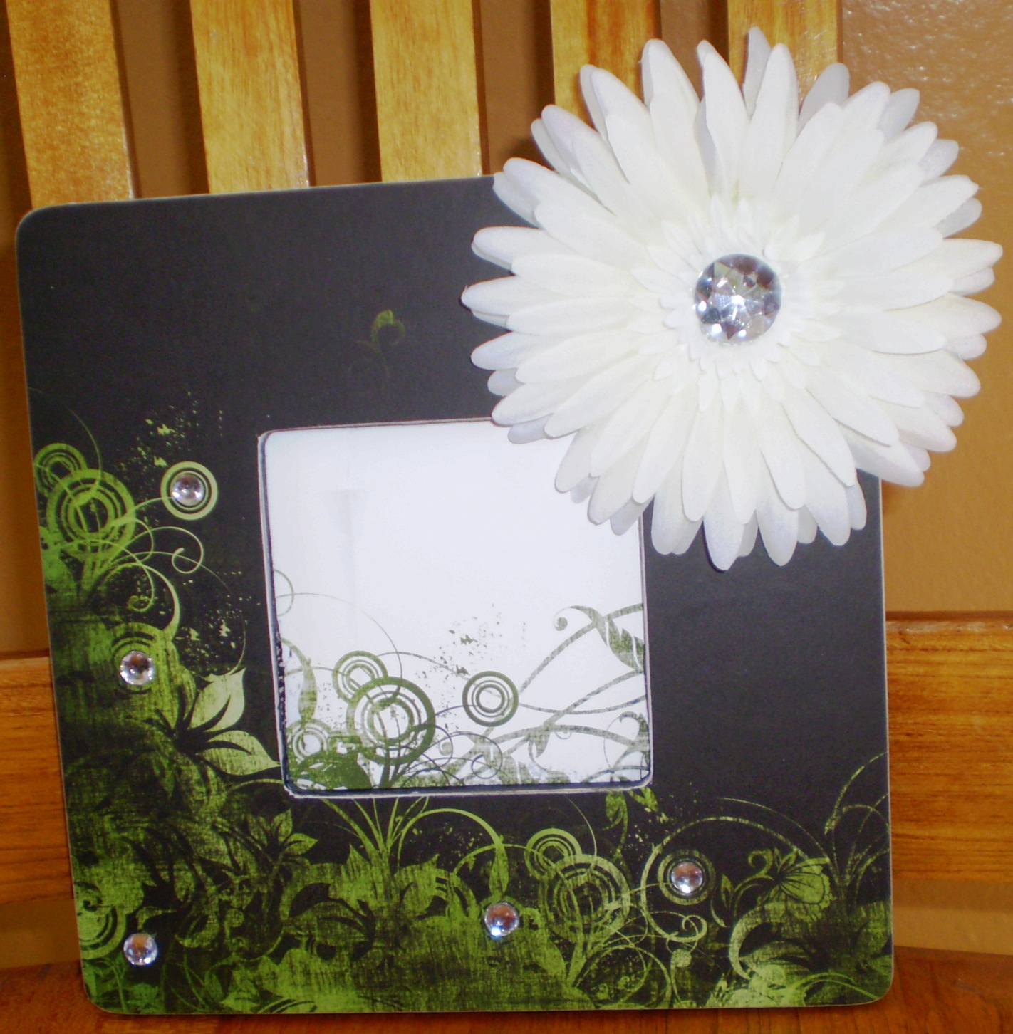 Embellish Picture Frames with Jewelry Accents