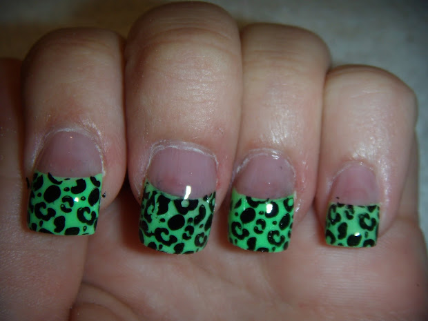 cheetah acrylic nail design