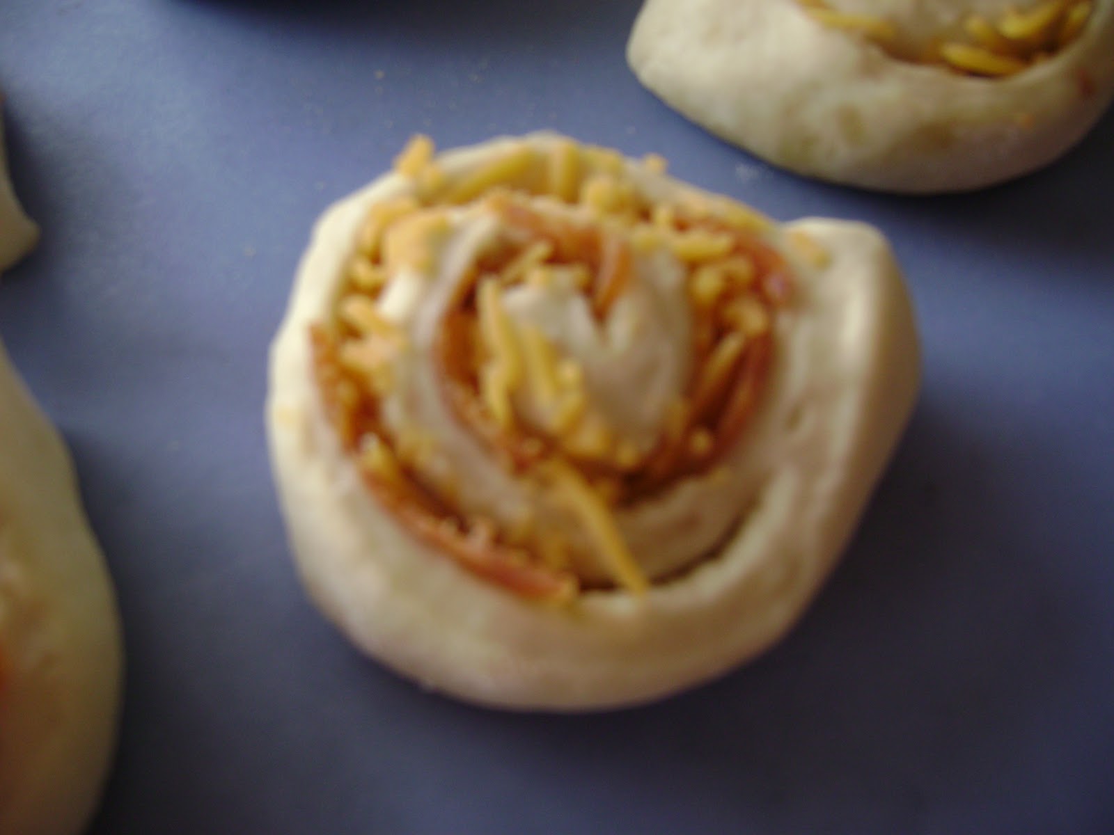 2 Make Ends Meet OntheGo Pizza Rolls