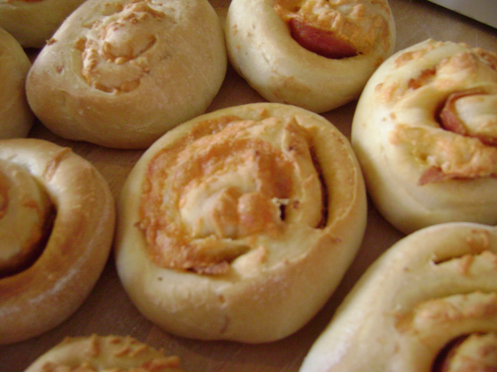 2 Make Ends Meet OntheGo Pizza Rolls