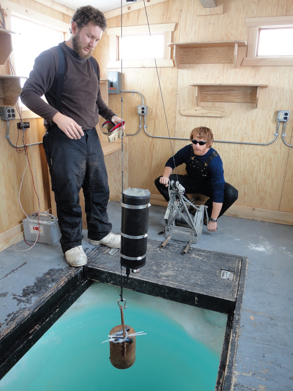 Aurora Australis: pH sampling, Turkey Trotting, Dodgeball, and Ice Caves!