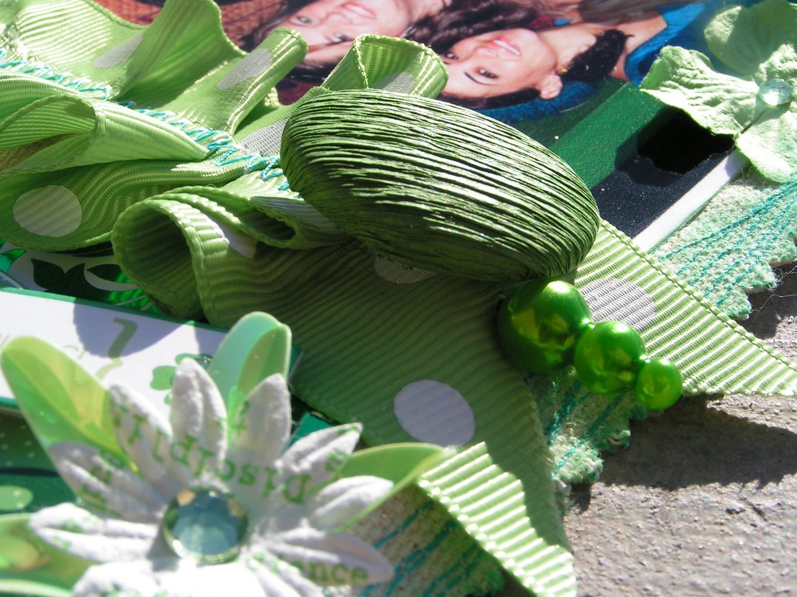 [4-18-09+Scrappy+Stuff+062.JPG]