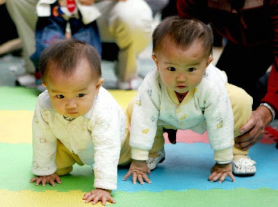 twin-babies+%283%29.jpg