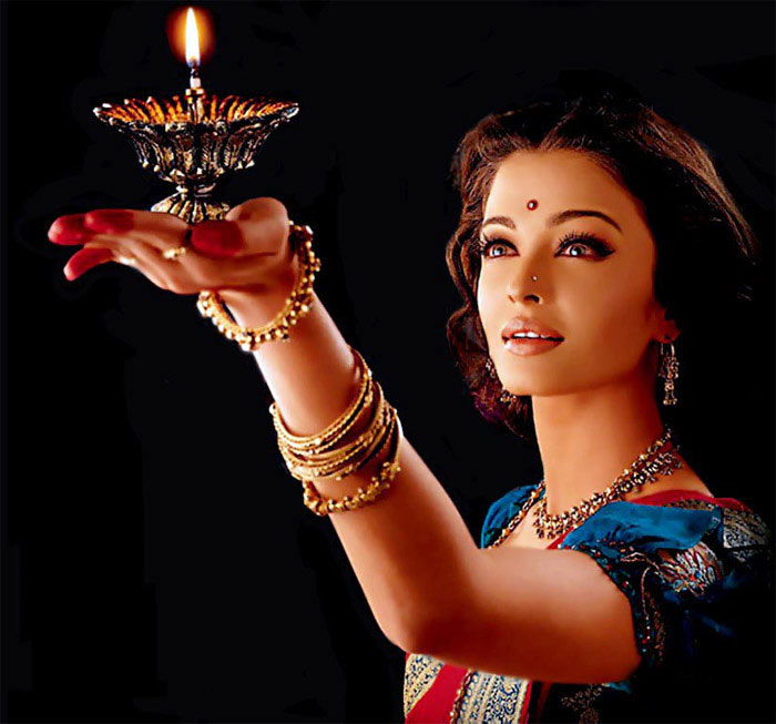 Aishwarya Rai Bachan - Birthday Special Photos