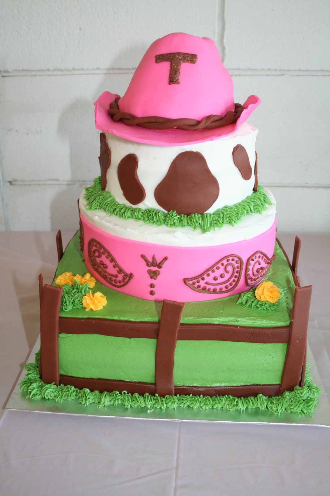 Dream Treats and Elsy's Sweet Tooth: Cowgirl Cake
