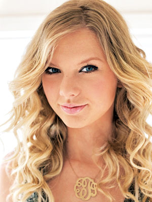 Lauren Conrad Necklace Gold. Lauren Conrad, Taylor Swift,