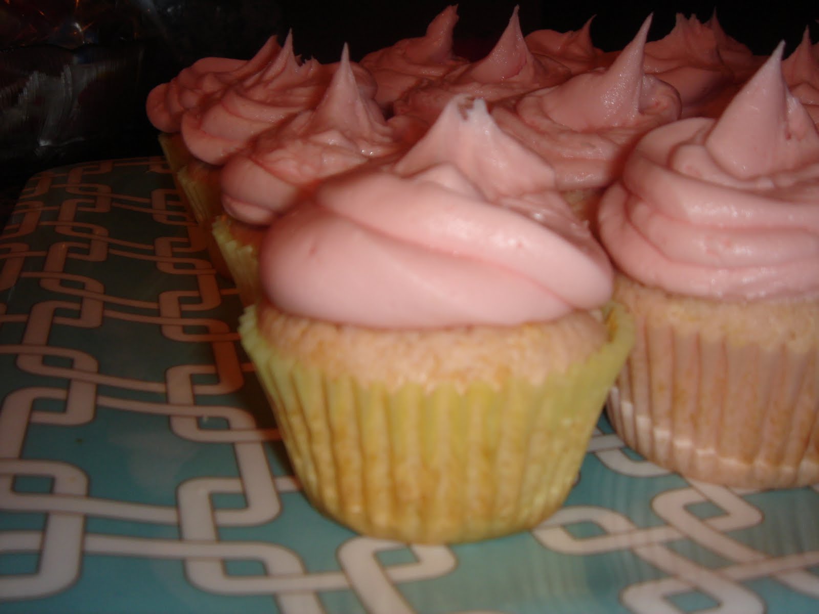 Peace, Love, and Baked Goods: Pink Champagne Cupcakes