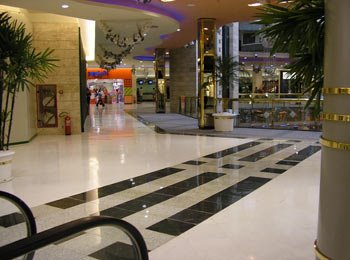 [Foto+de+shopping.bmp]