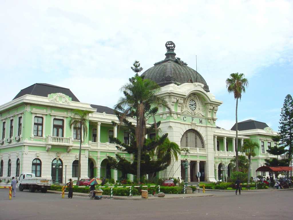 [46-C.Fero+Moçambique+na+Pr.+Mac+Mahon.jpg]