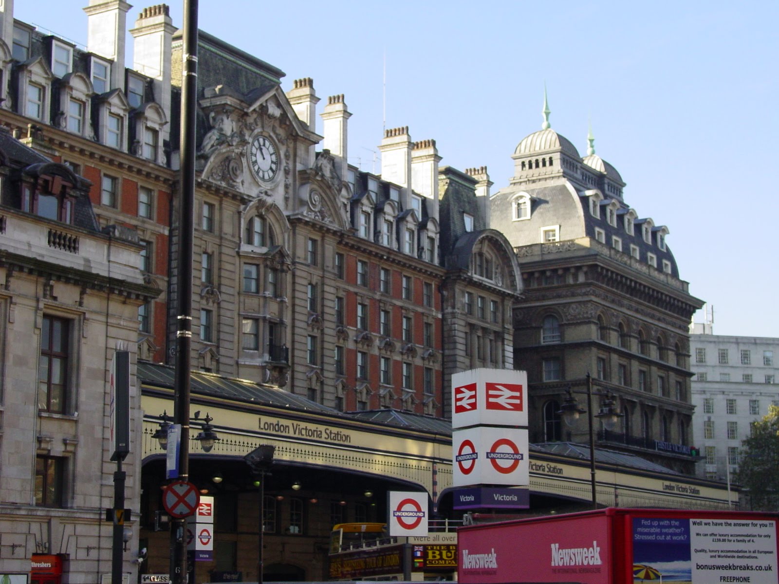 Top 10 Hotels Victoria Station, London UK