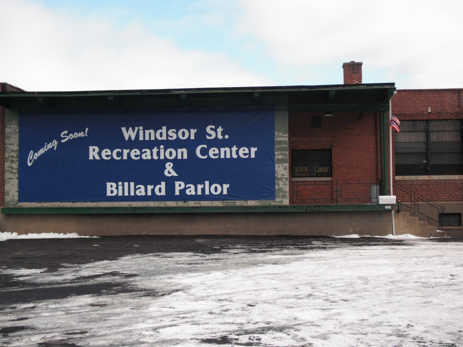 [GILES+WAREHOUSE+740+WINDSOR.JPG]