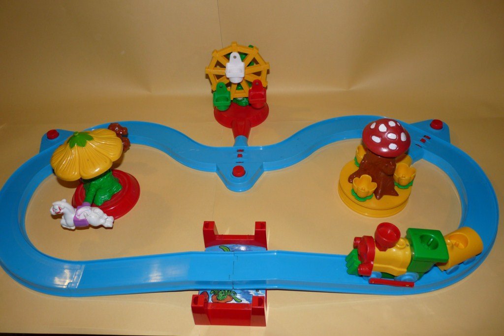 Le train enchanté vulli vintage complet - Jeux & Jouets