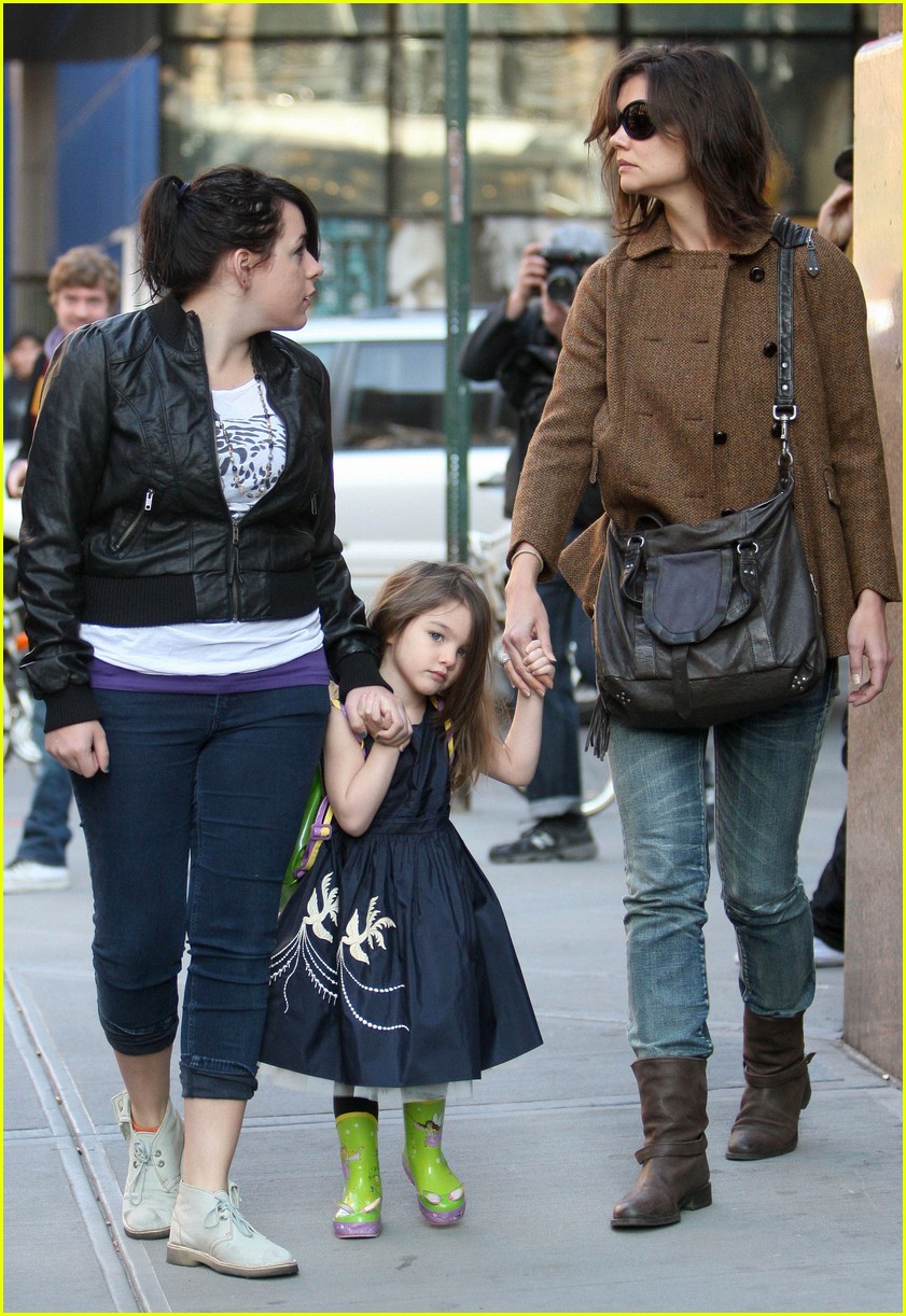 Suri Cruise Clothes Blog: Sisters