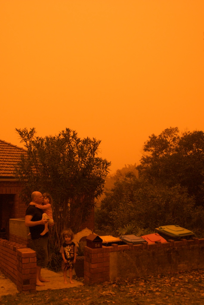 [SydneyDuststorm+by+Tess+Peni+DSC_0201.jpg]