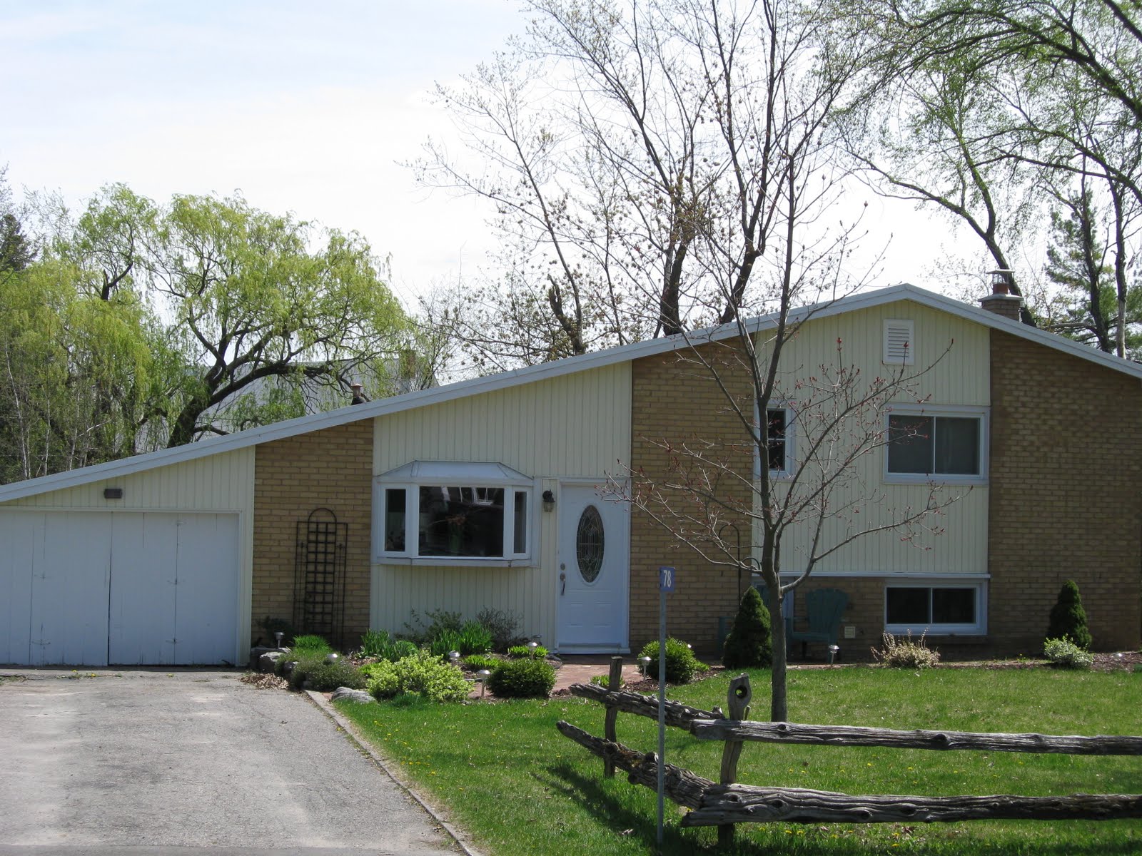 ancestral roofs Of Elvis, Batawa and Mid (last)century Modern