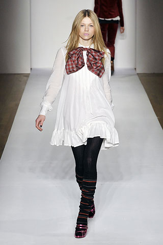 [Karen+Walker00050m.jpg]