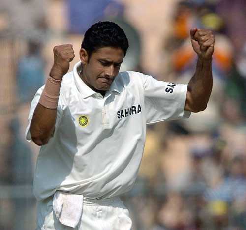 [Kumble+celebrates+his+434th+Test+wicket,+equalling+Kapil+Dev's+record,+against+South+Africa+in+Kolkata+in+December+2004-783490.jpg]