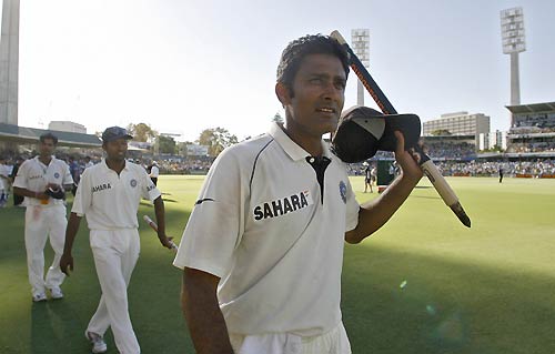 [Kumble+leads+the+victory+lap+after+India+notched+up+a+famous+away+win+in+Perth,+which+he+described+as+his+proudest+moment-787758.jpg]