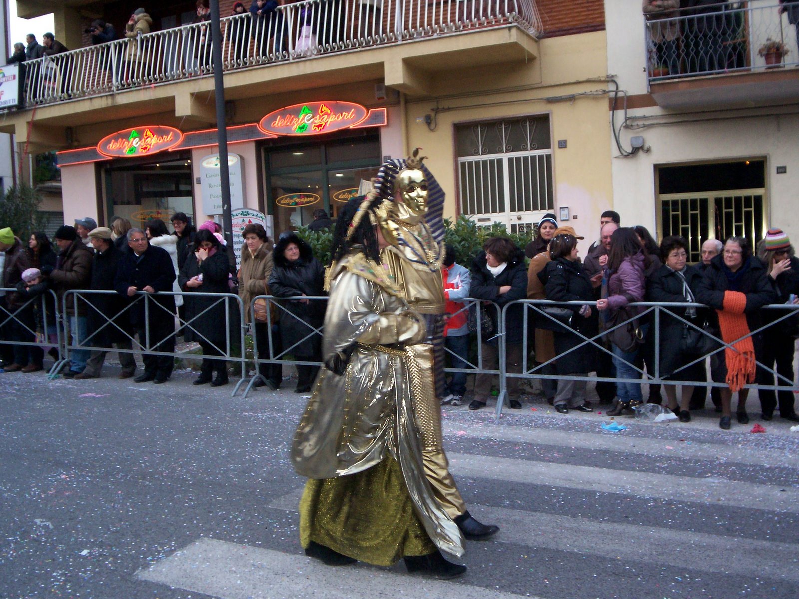 [carnevale+09+cv+028.jpg]