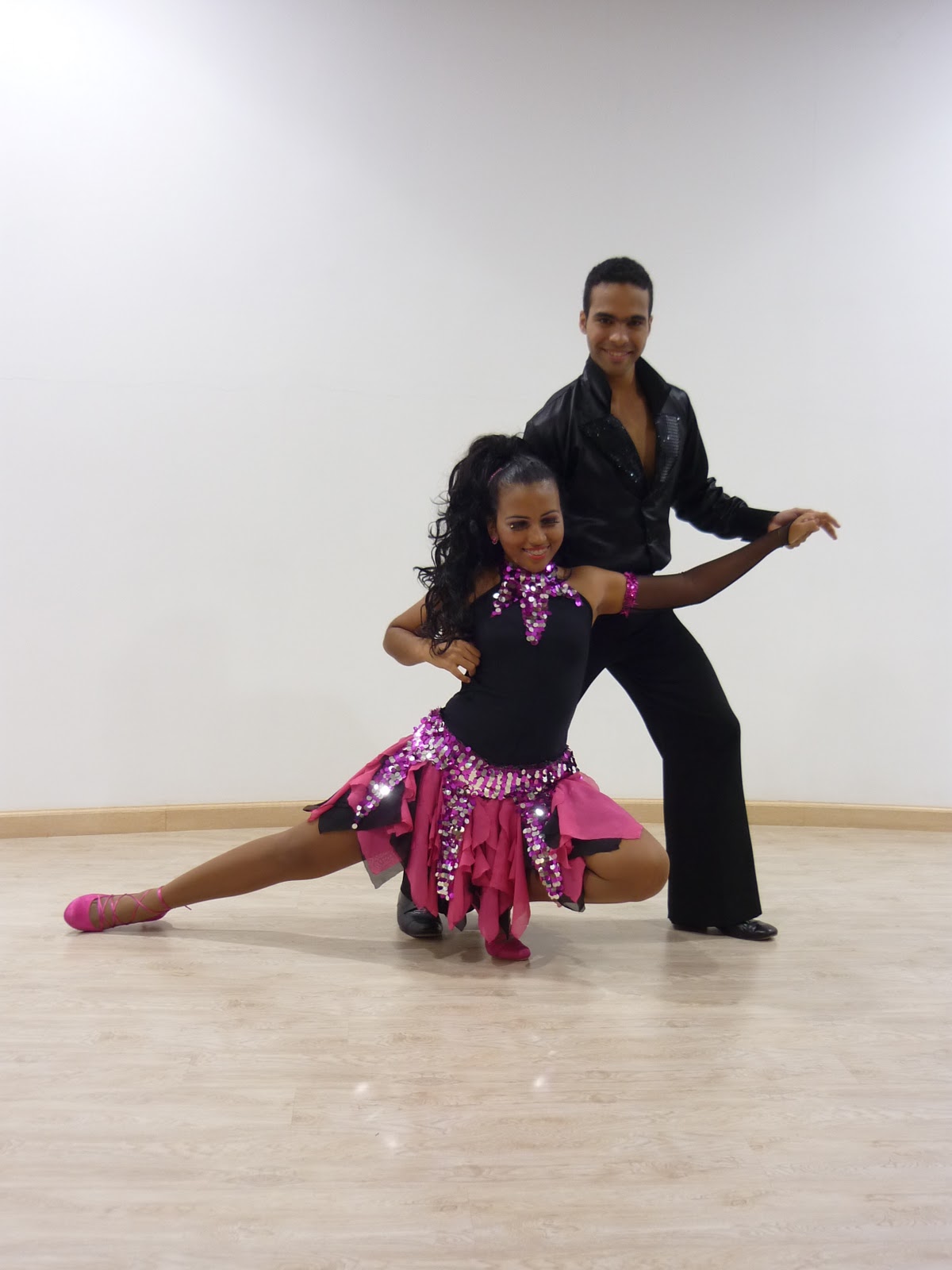 Academia de Salsa Figura Latina