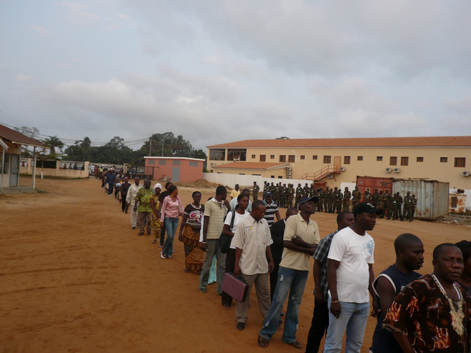 [richardangola+035.jpg]