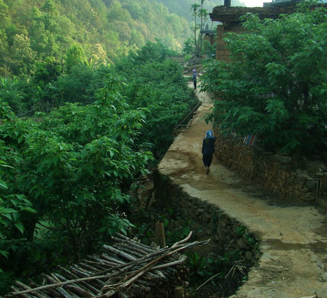 Road in Ge Bai Kong